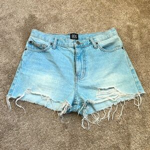 URBAN OUTFITTERS SHORTS ☀️
Denim Shorts